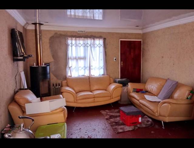 2 BEDROOM HOUSE FOR SALE IN PROTEA SOUTH